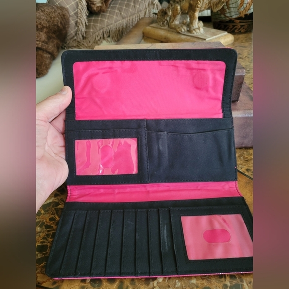 Kenneth Cole Pink Women's Wallet - Picture 5 of 6